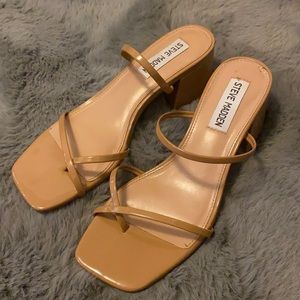 Steve Madden nude mid heel sandal - size 6